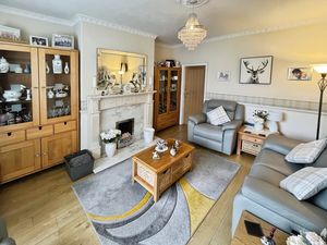 Lounge- click for photo gallery